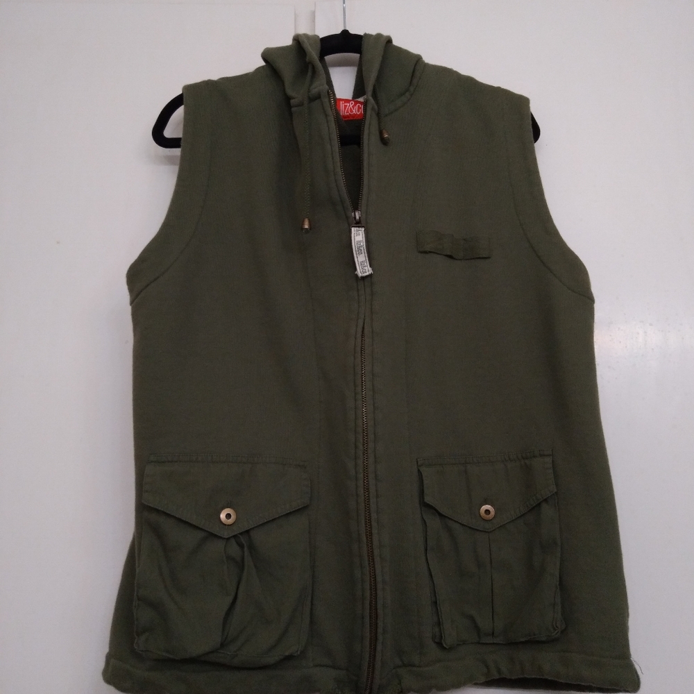 Liz and Co Olive green, vest size medium
